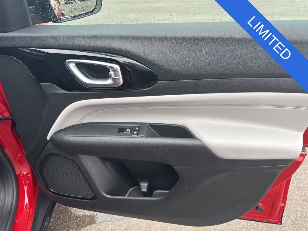 Used 2023 Jeep Compass Limited AWD/4WD image 8