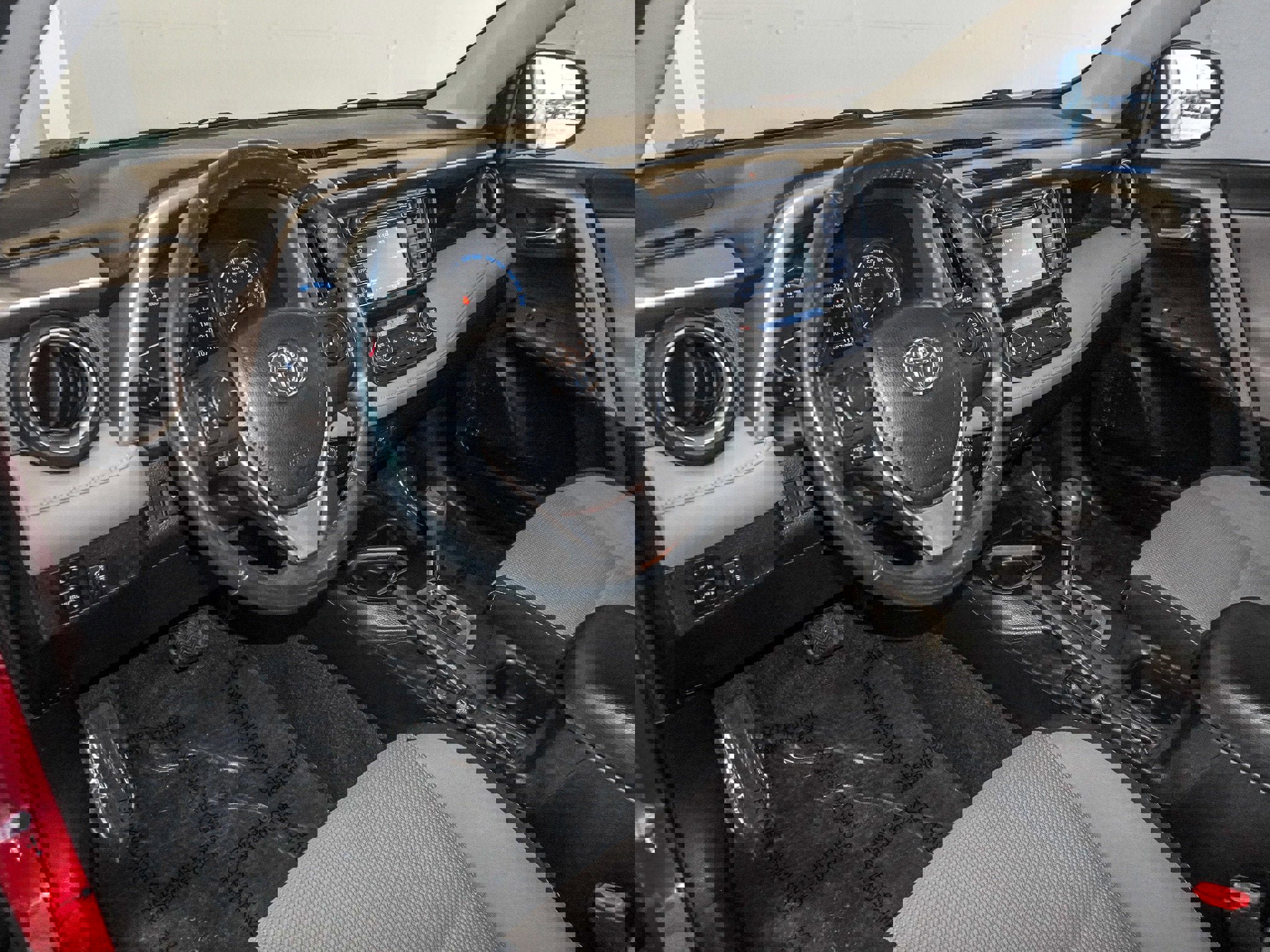 Used 2016 Toyota RAV4 XLE image 21