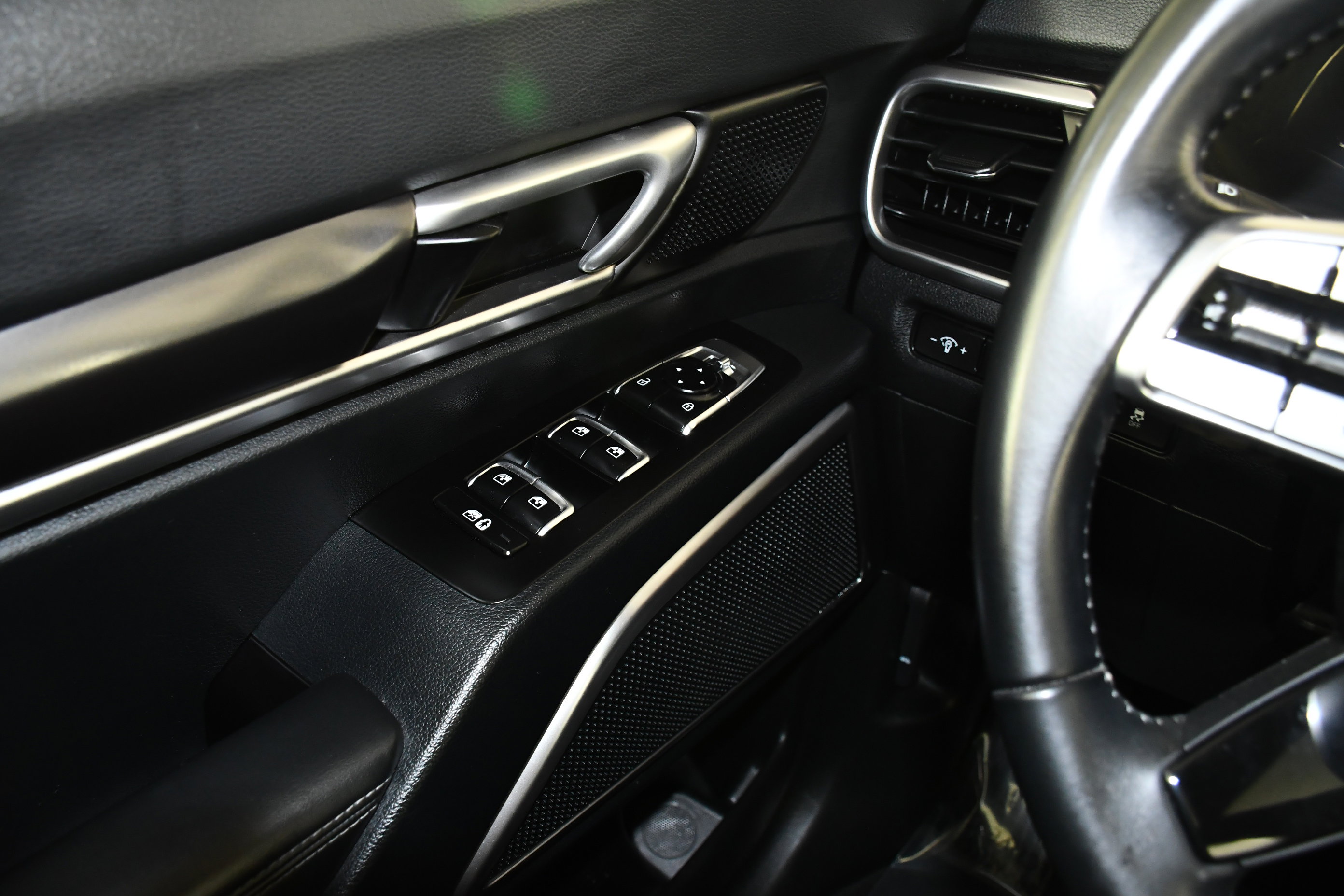 Used 2025 Kia Telluride S image 33