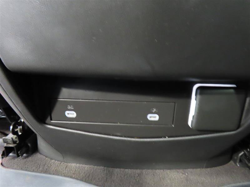 Used 2024 Cadillac Escalade ESV Luxury AWD/4WD image 37