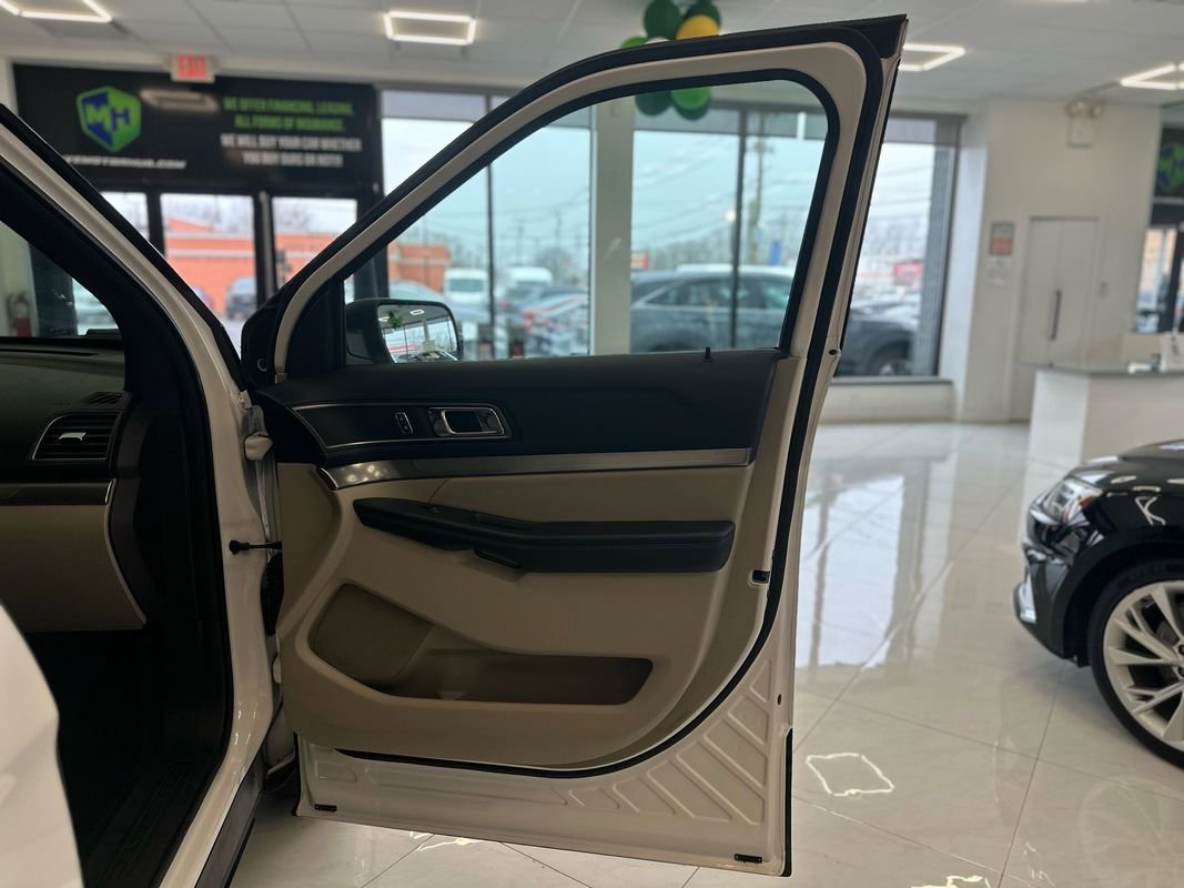 Used 2019 Ford Explorer XLT w/ Equipment Group 202A image 43