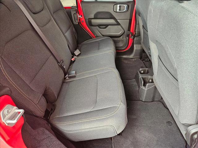 Used 2025 Jeep Wrangler Sahara image 24