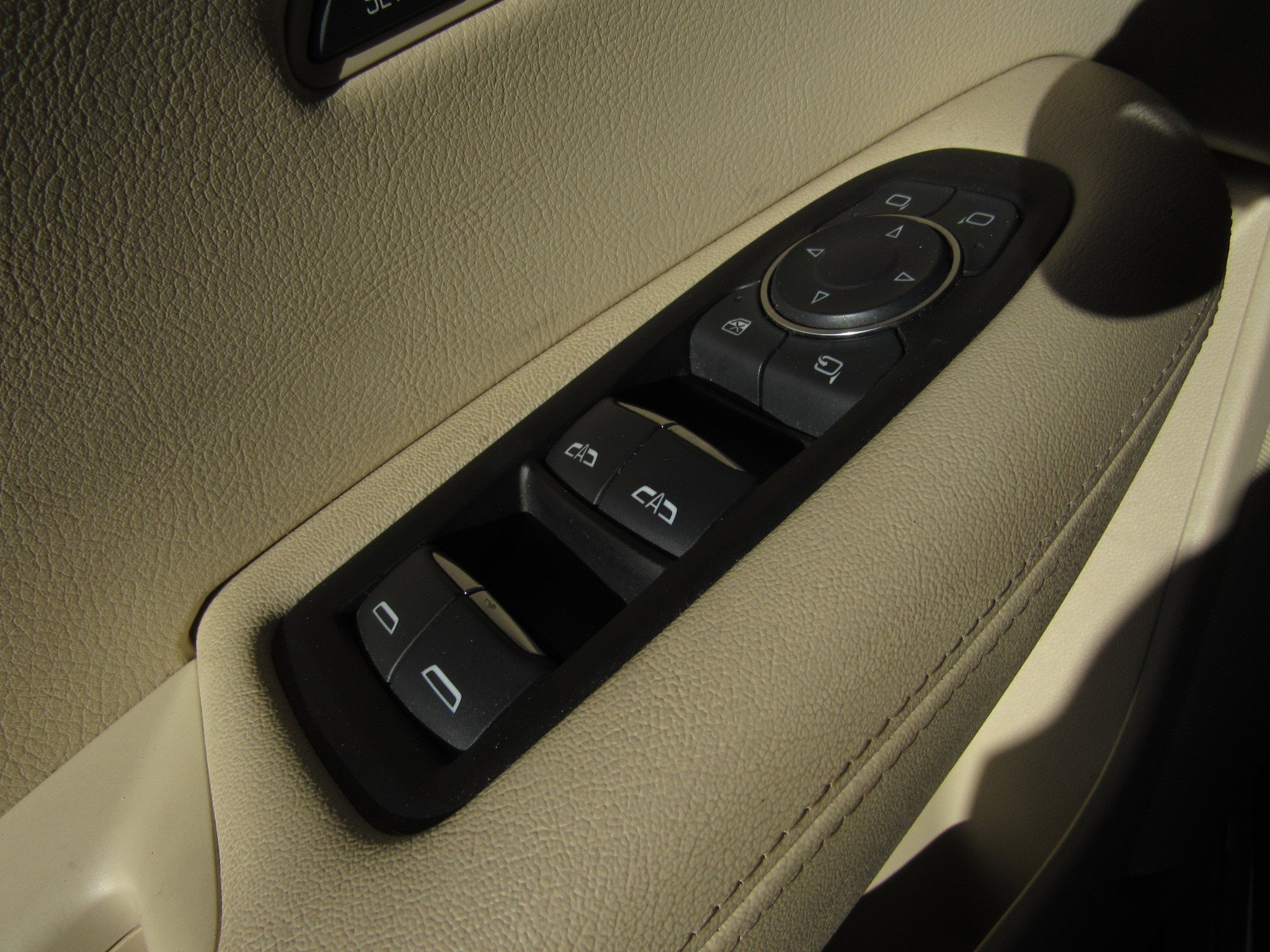 Used 2017 Cadillac XT5 Luxury w/ Driver Awareness Package image 23