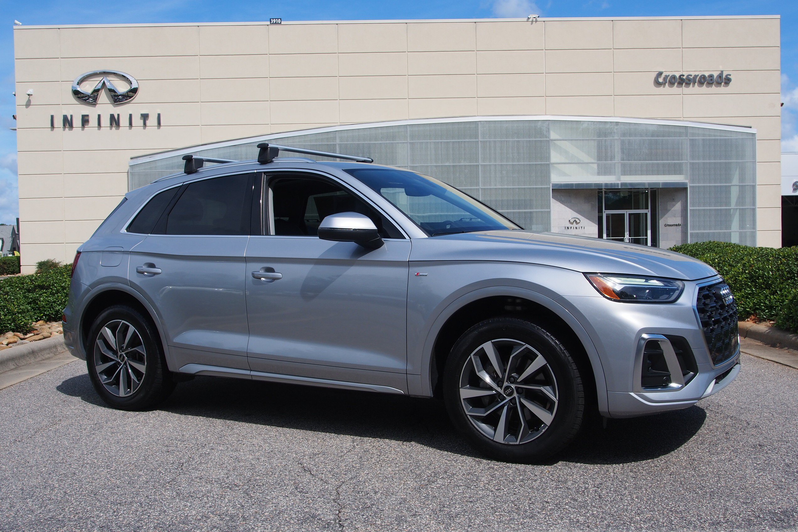 Used 2023 Audi Q5 2.0T Premium w/ Convenience Package AWD/4WD image 1
