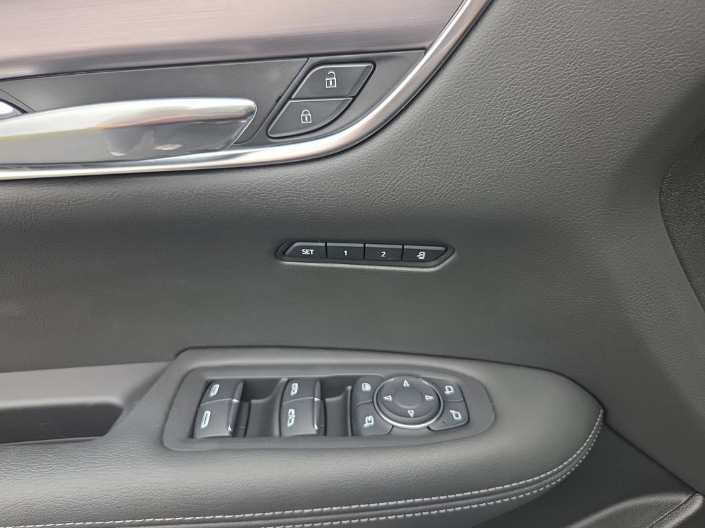 Used 2024 Cadillac XT6 Luxury w/ LPO, Floor Liner Package AWD/4WD image 31