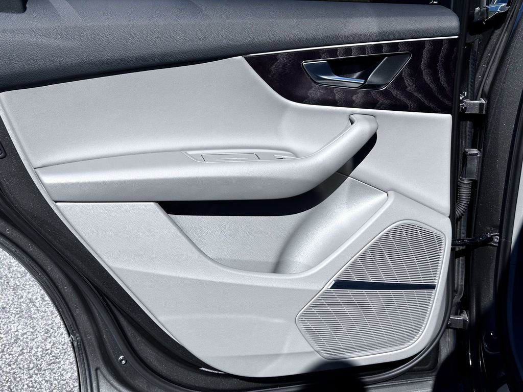 Used 2021 Audi Q7 2.0T Premium Plus w/ Premium Plus Package image 30