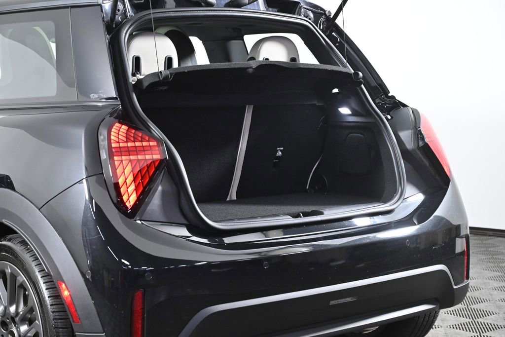 Used 2025 MINI Cooper 2-Door Hardtop image 35