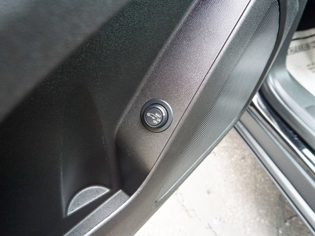 Used 2024 Chevrolet Equinox LT FWD image 18