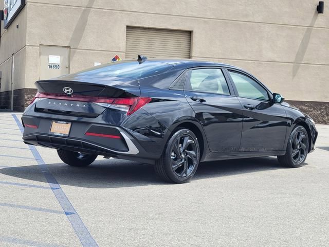 New 2026 Hyundai Elantra Sport FWD image 4