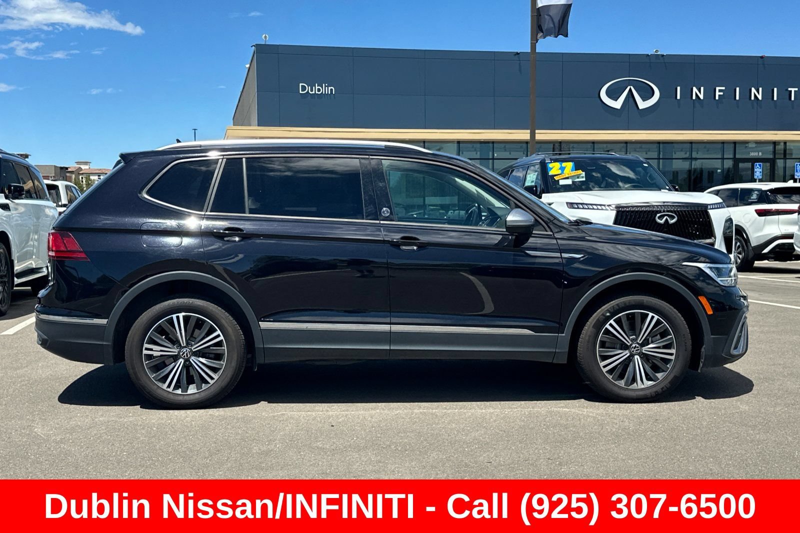 Used 2024 Volkswagen Tiguan Wolfsburg Edition AWD/4WD image 3