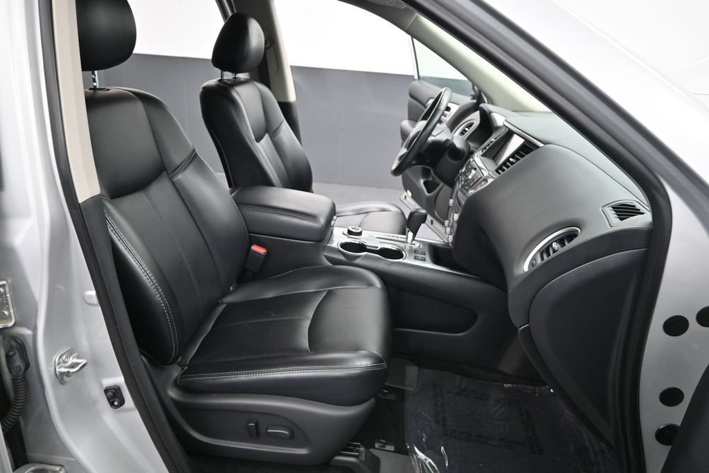 Used 2020 Nissan Pathfinder SL AWD/4WD image 28