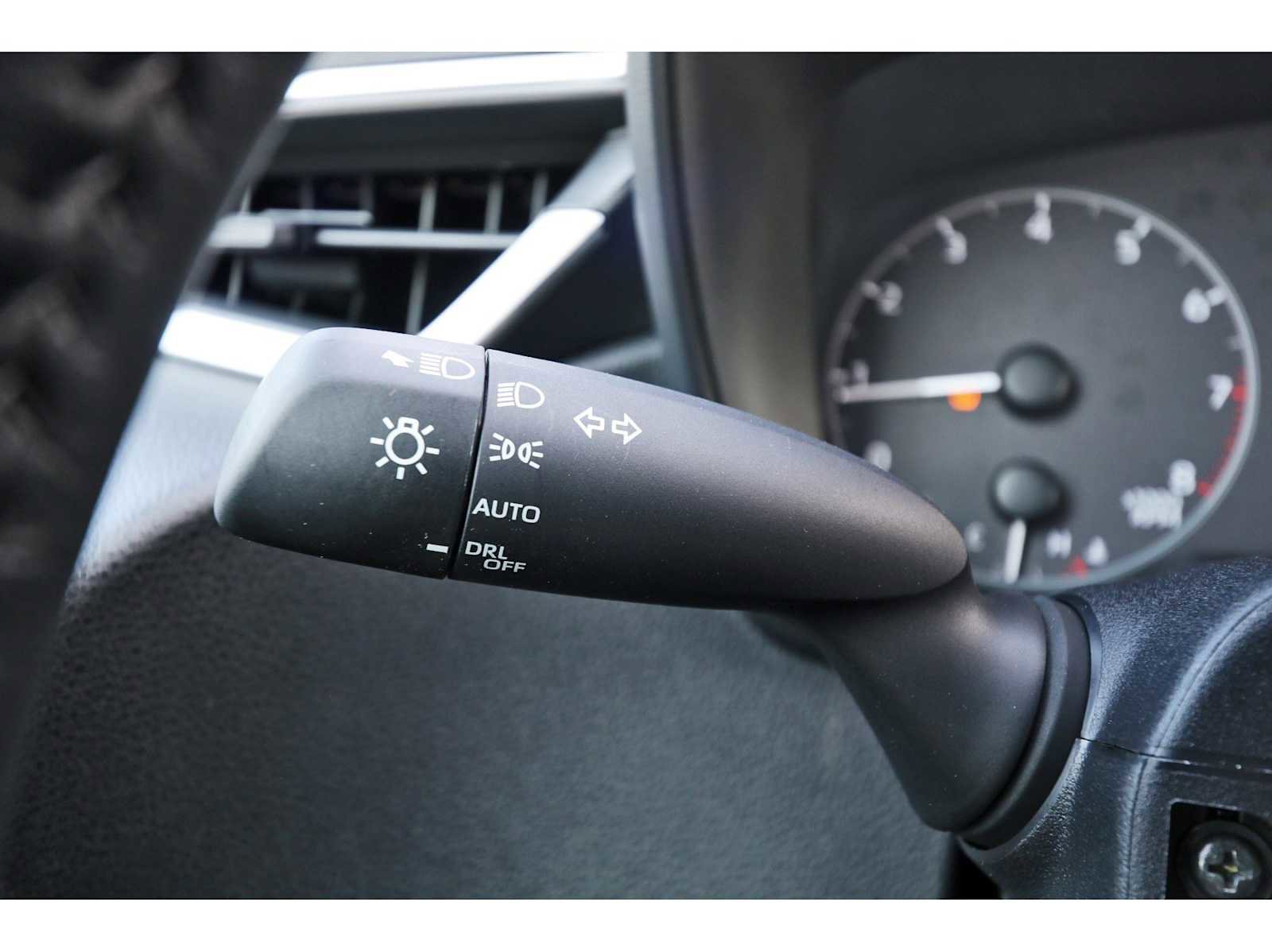 Used 2025 Toyota Corolla SE image 17