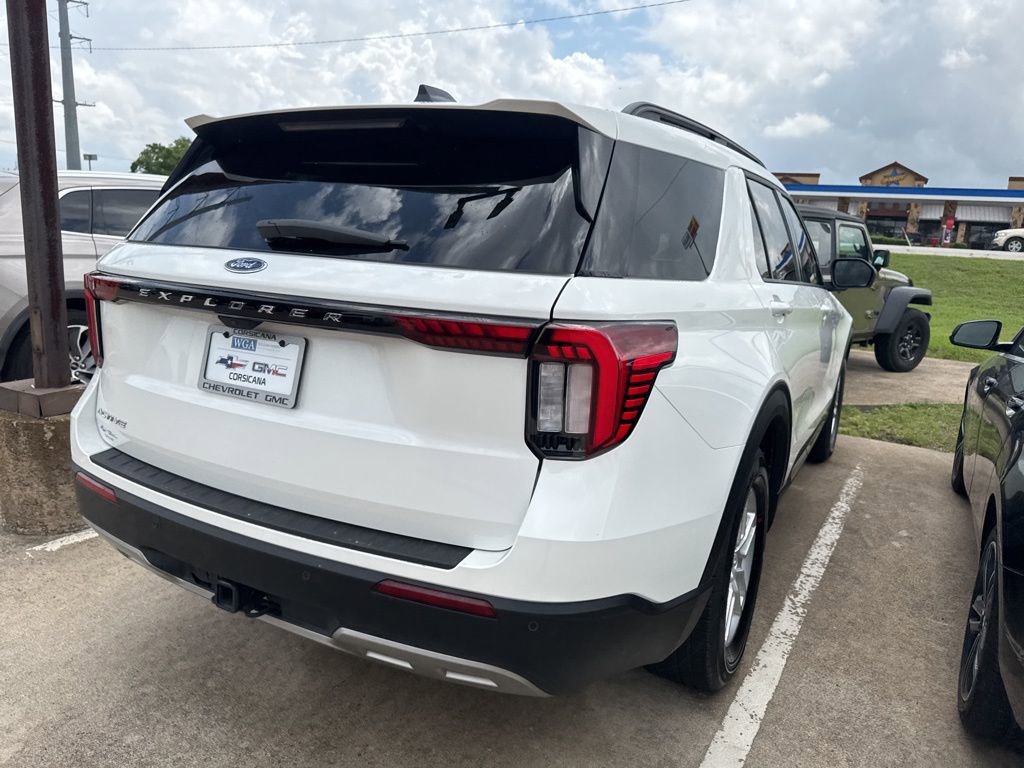 Used 2026 Ford Explorer Active w/ Active Comfort Package image 4