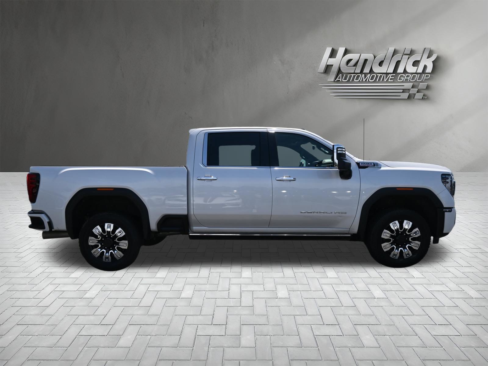 Used 2024 GMC Sierra 2500 Denali w/ Denali Reserve Package AWD/4WD image 10