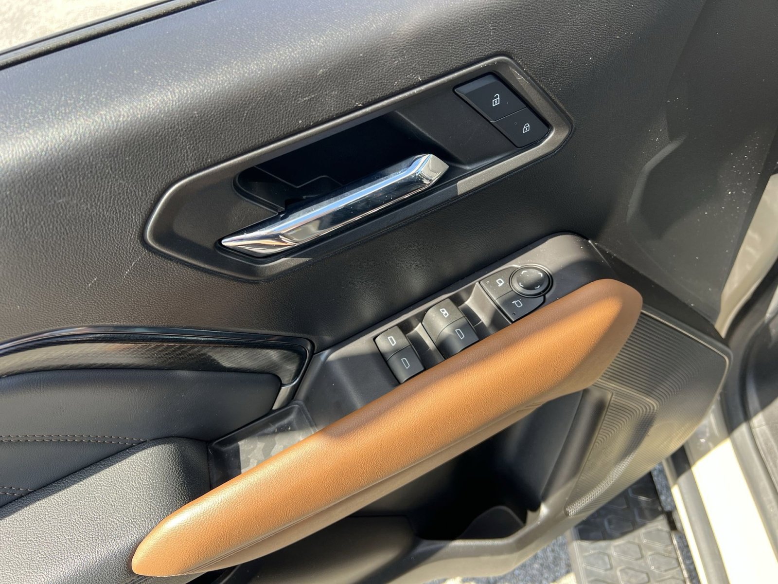 Used 2023 GMC Canyon AT4 image 15