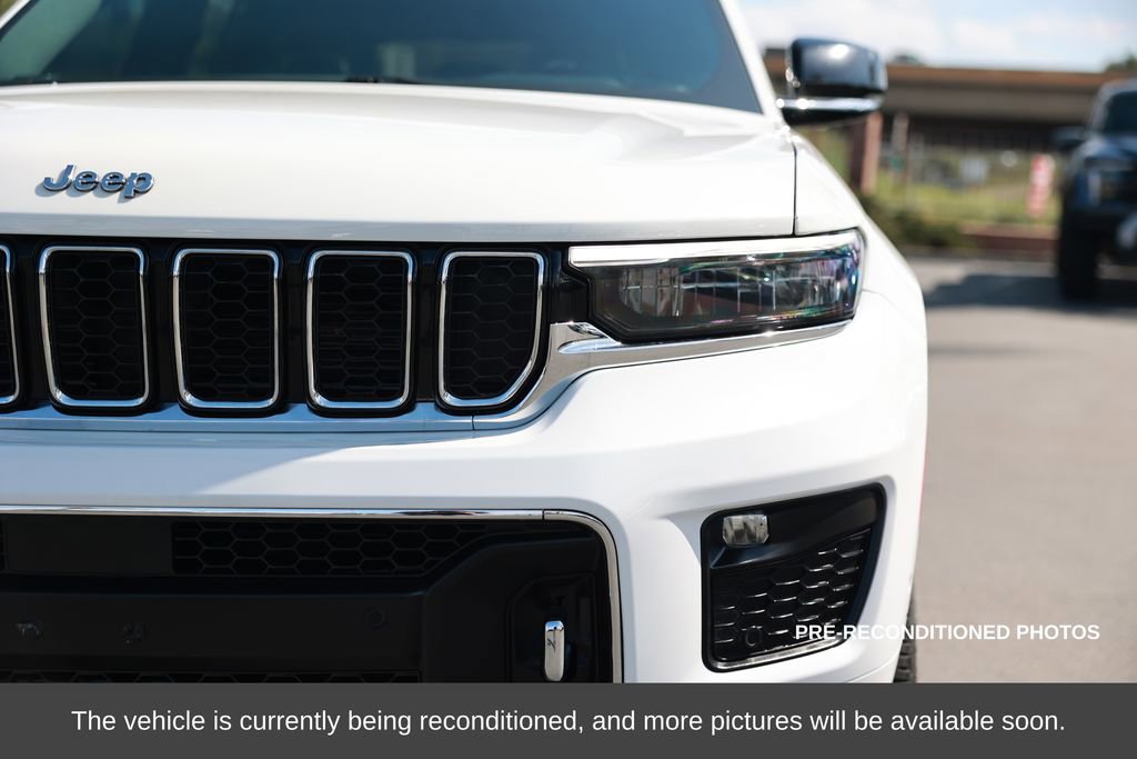 Used 2023 Jeep Grand Cherokee Overland w/ Rear Seat Video Group I image 5
