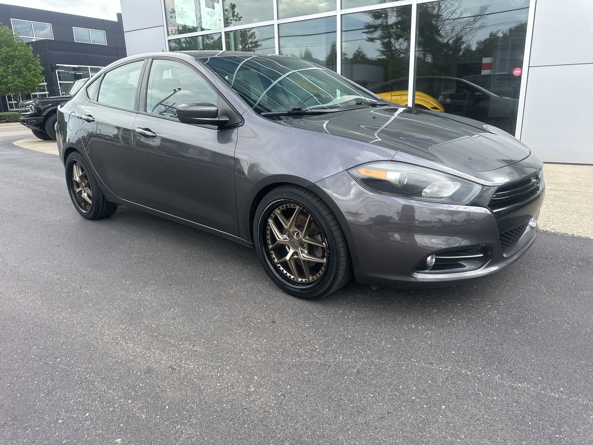 Used 2015 Dodge Dart SXT FWD image 1