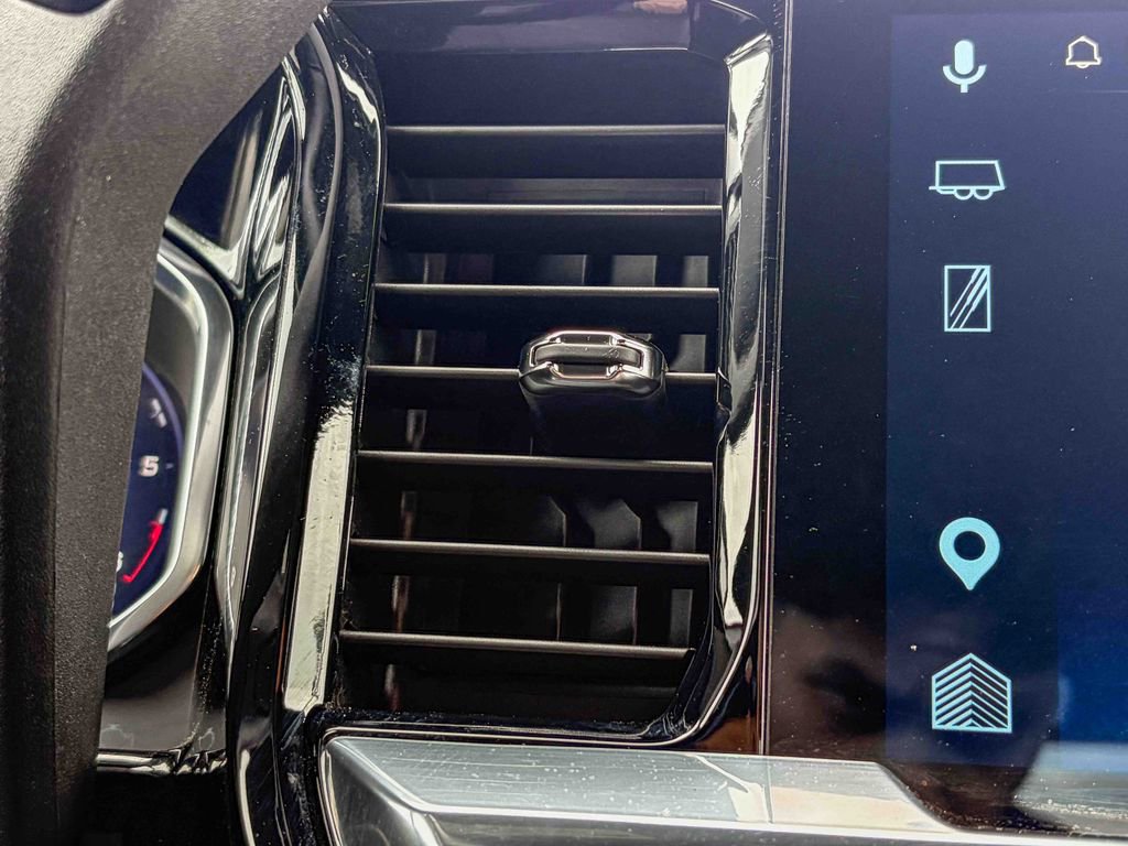 Used 2025 Chevrolet Silverado 2500 LT w/ Convenience Package image 26