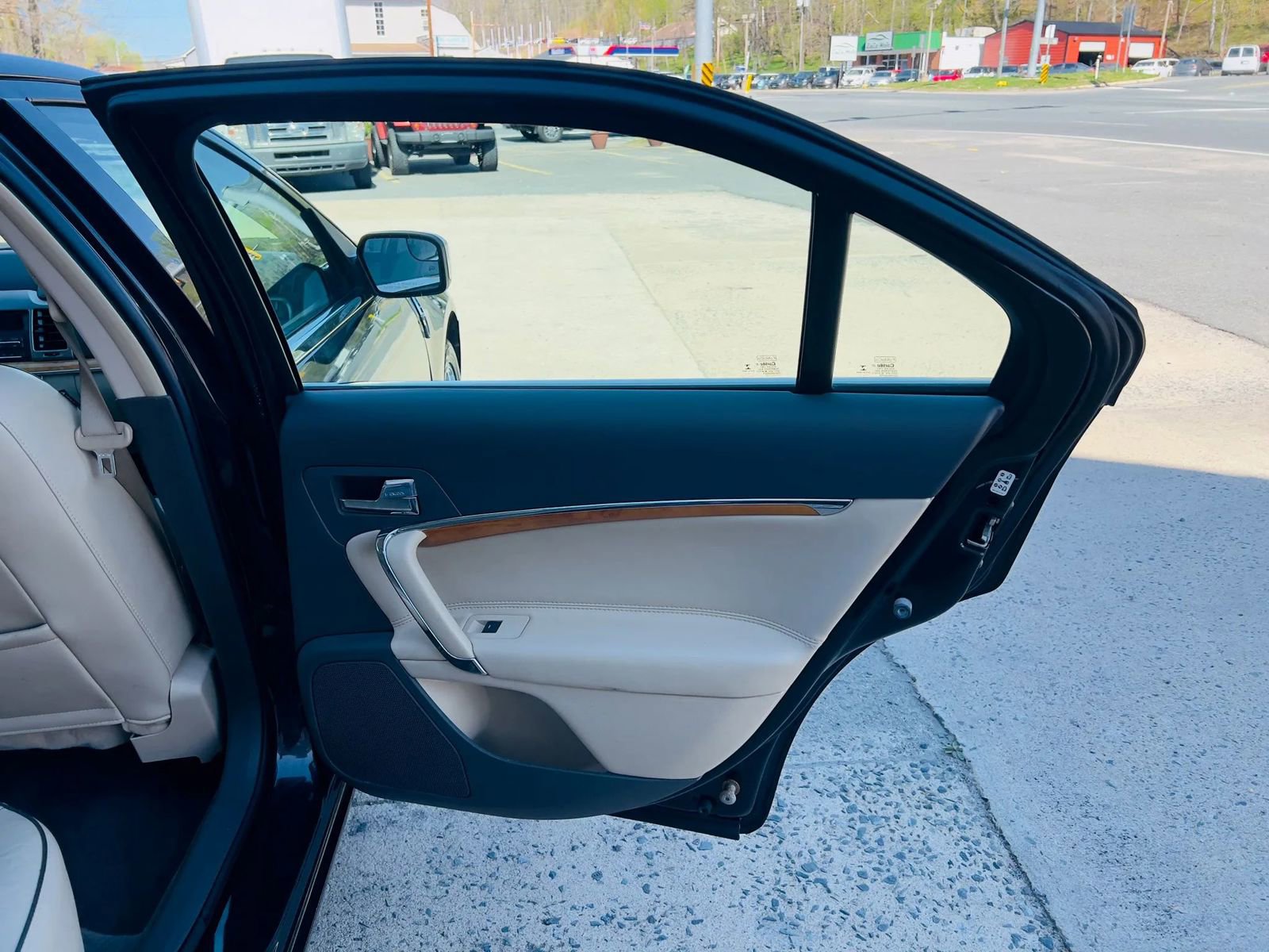 Used 2012 Lincoln MKZ AWD image 16