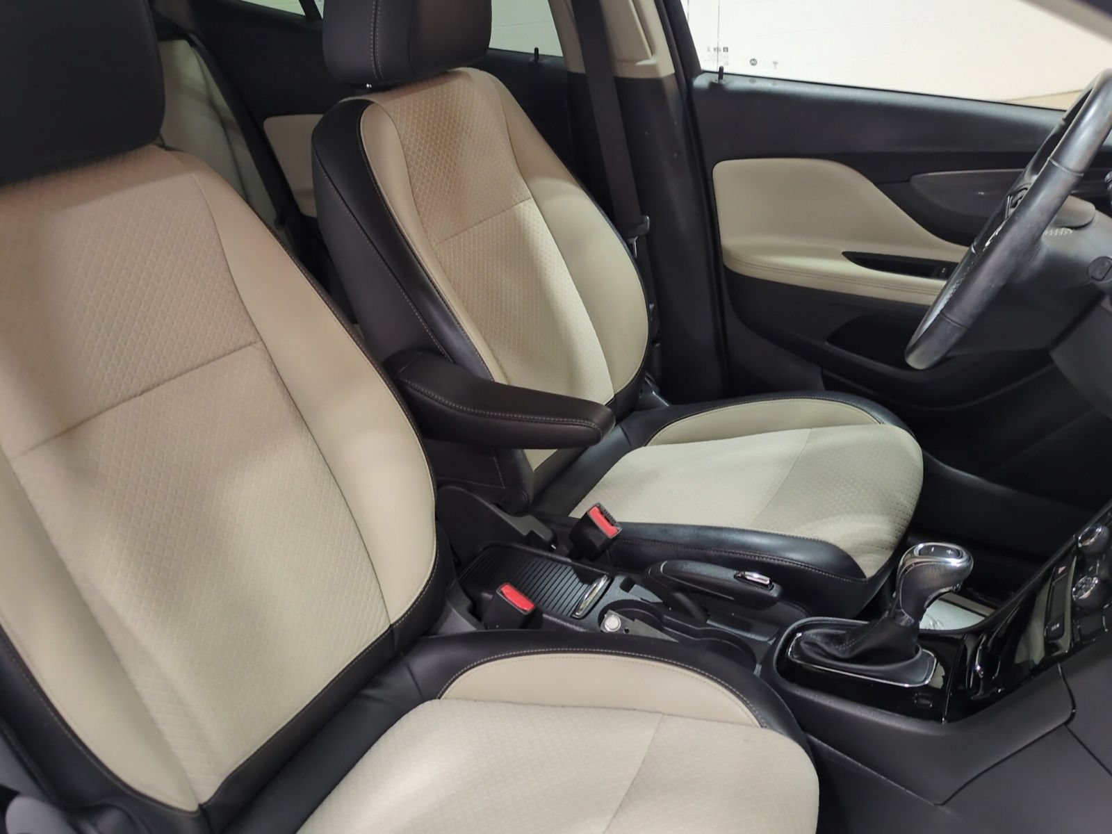 Used 2021 Buick Encore Preferred w/ Safety Package II FWD image 10