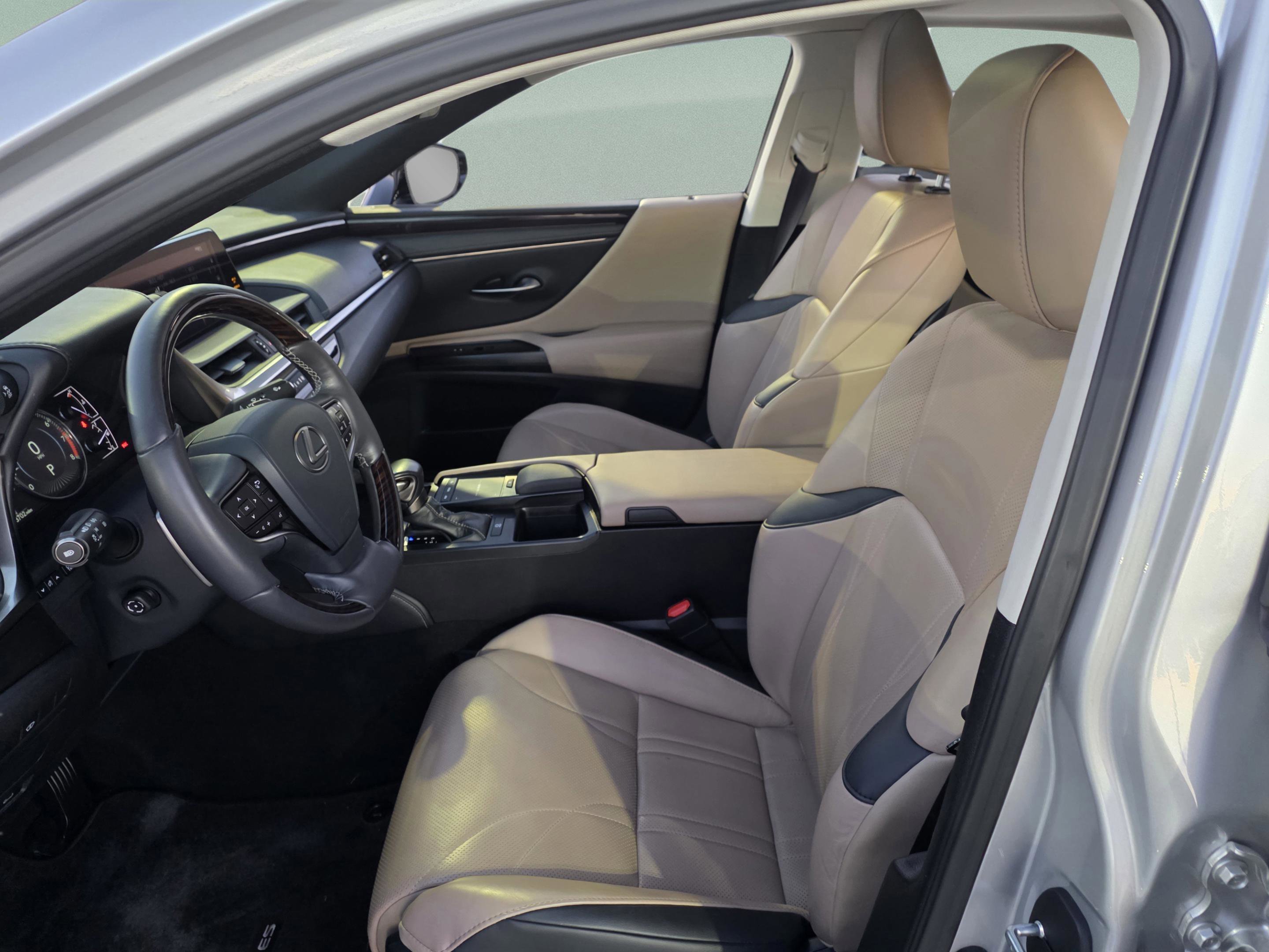 Used 2019 Lexus ES 350 image 12