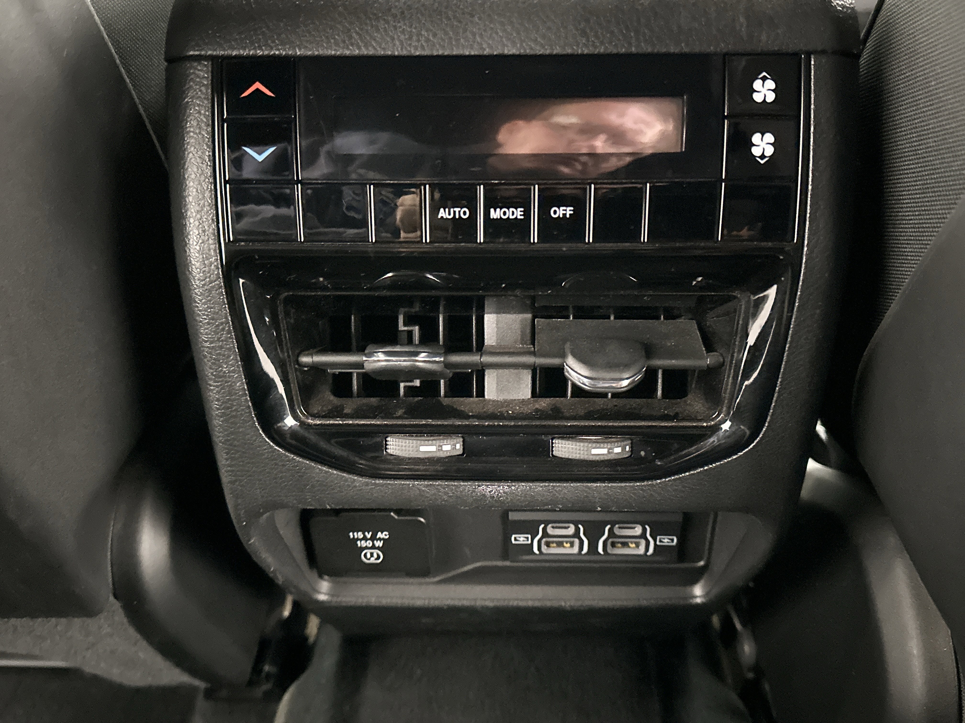Used 2024 Jeep Grand Cherokee L Laredo image 23