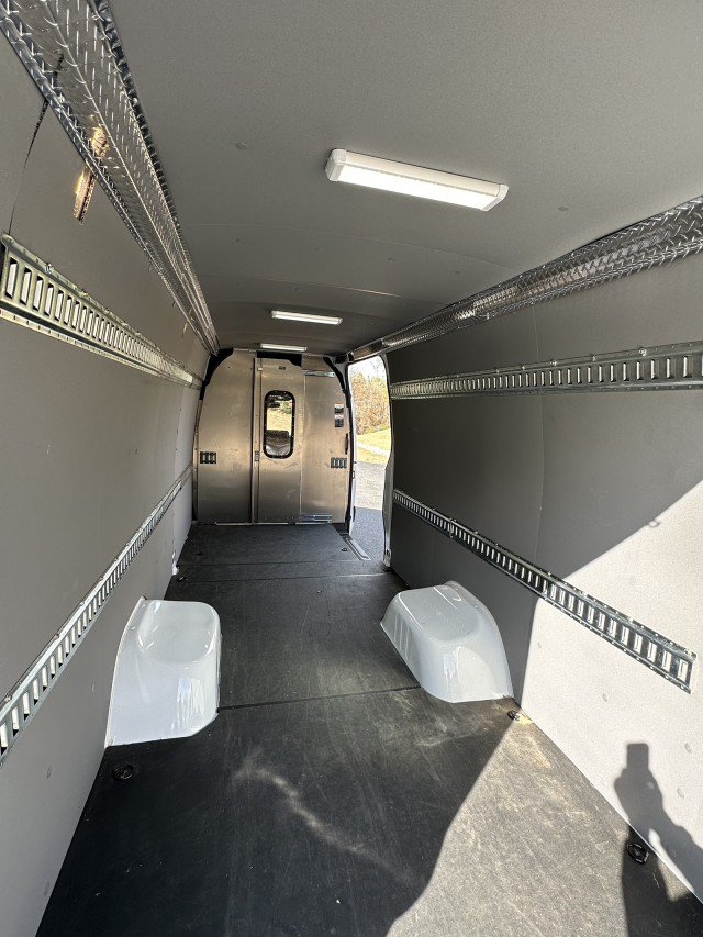 Used 2022 Mercedes-Benz Sprinter 3500 image 20