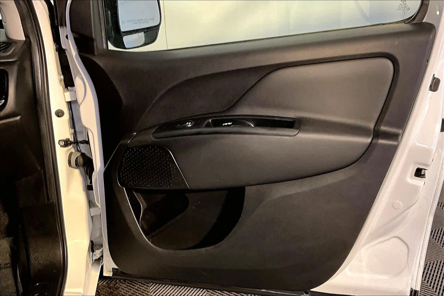 Used 2015 RAM ProMaster City Tradesman SLT FWD image 22