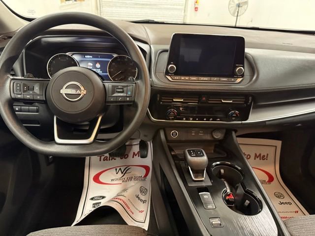 Used 2022 Nissan Rogue SV image 16