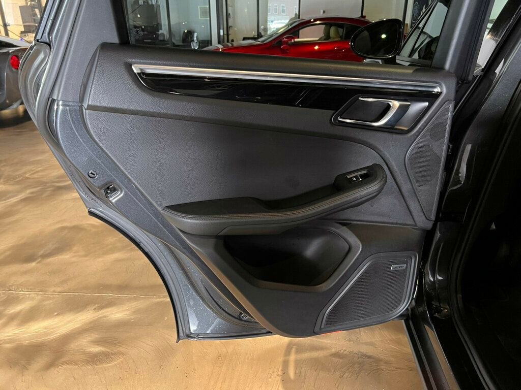 Used 2018 Porsche Macan image 22