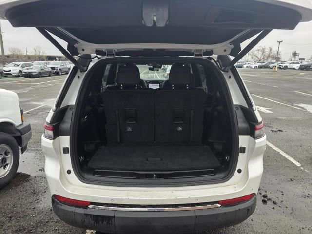 Used 2024 Jeep Grand Cherokee L Limited w/ Luxury Tech Group II image 8