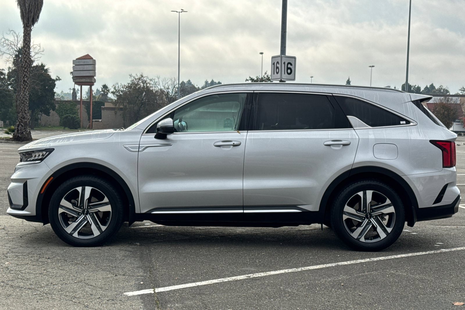 Used 2022 Kia Sorento EX image 6