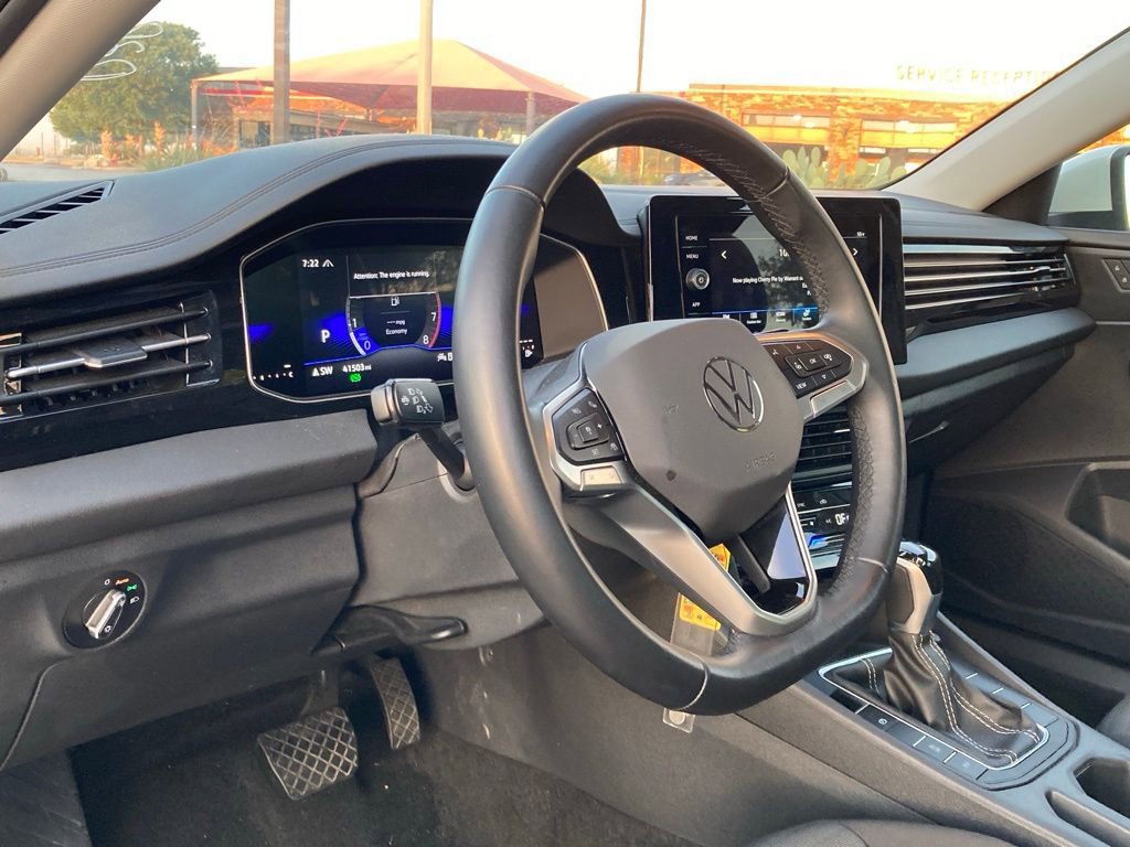 Used 2025 Volkswagen Jetta S image 9