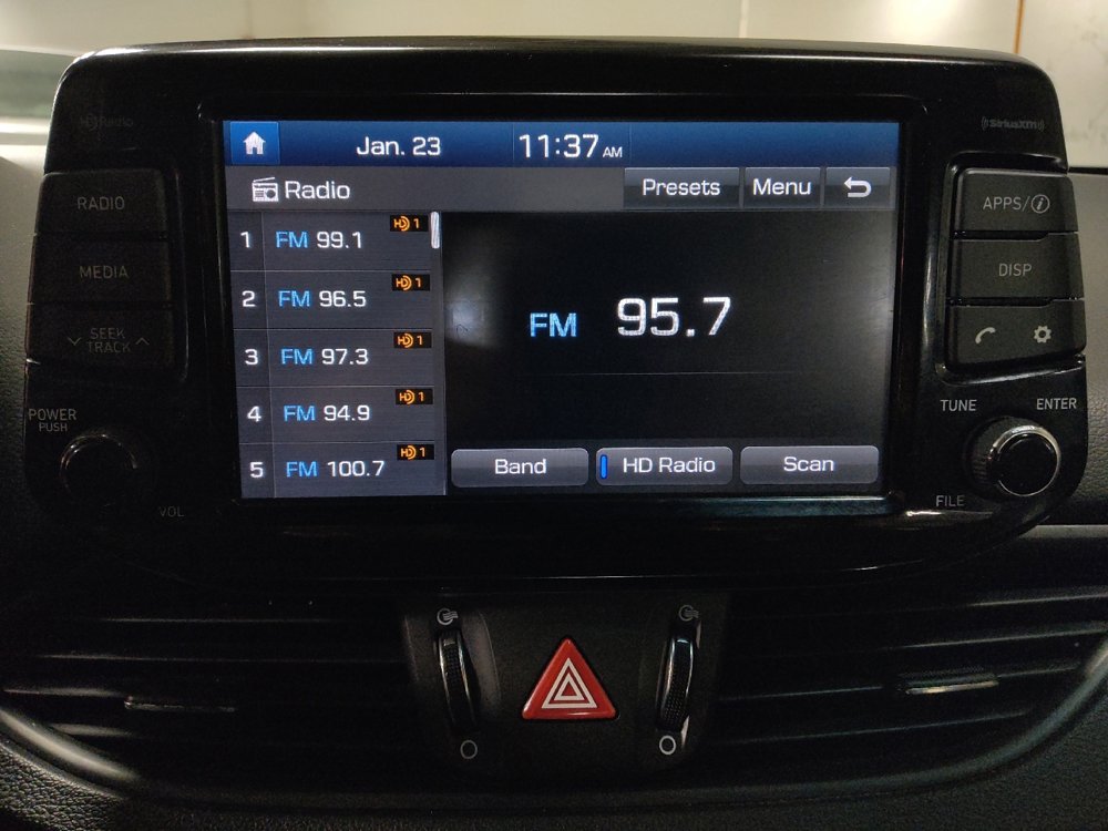 Used 2018 Hyundai Elantra GT image 25