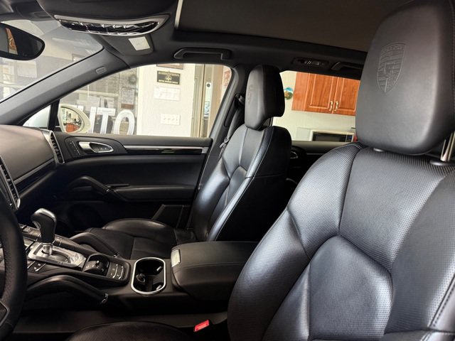Used 2018 Porsche Cayenne Platinum Edition AWD/4WD image 5