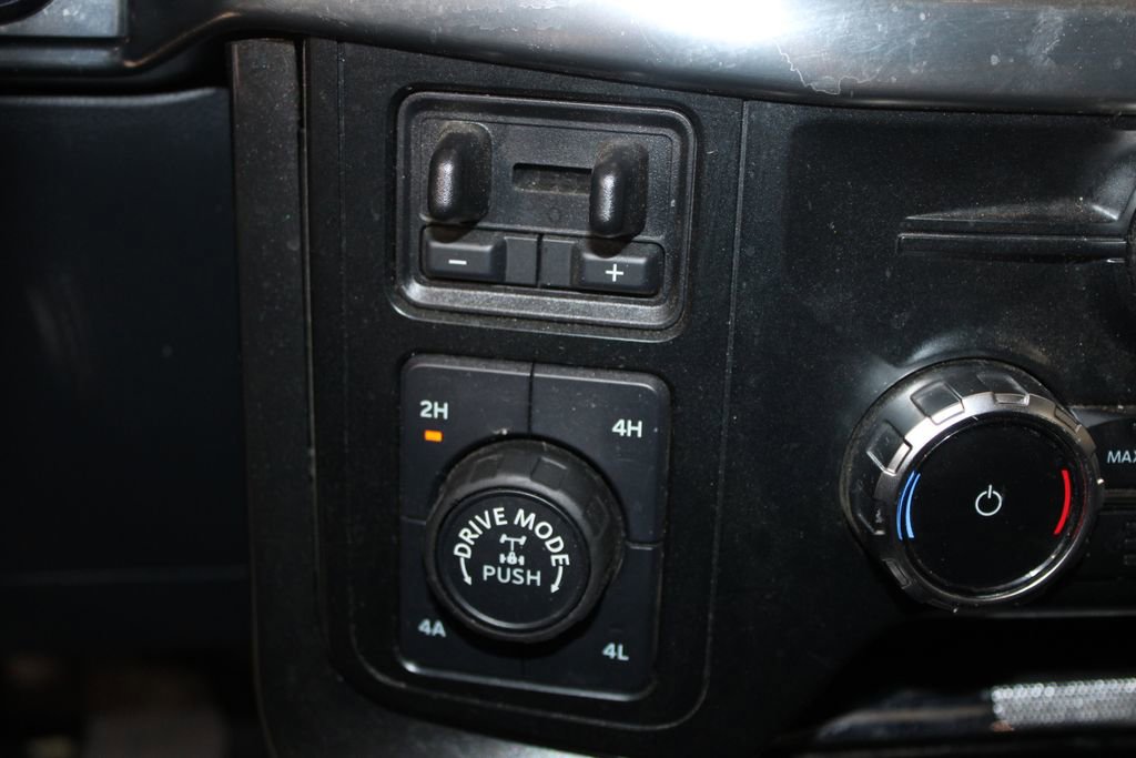 Used 2023 Ford F150 Lariat w/ Equipment Group 502A High image 32