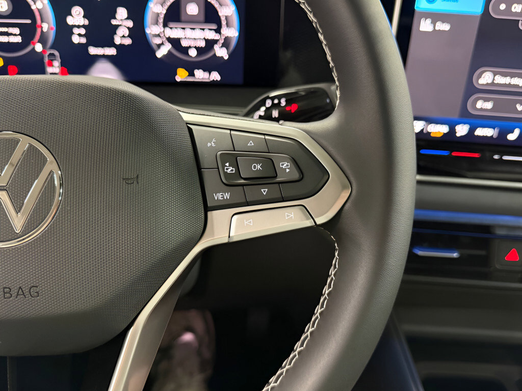 New 2026 Volkswagen Tiguan SE image 13