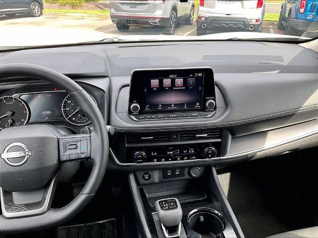 Certified 2026 Nissan Rogue SV AWD/4WD image 18