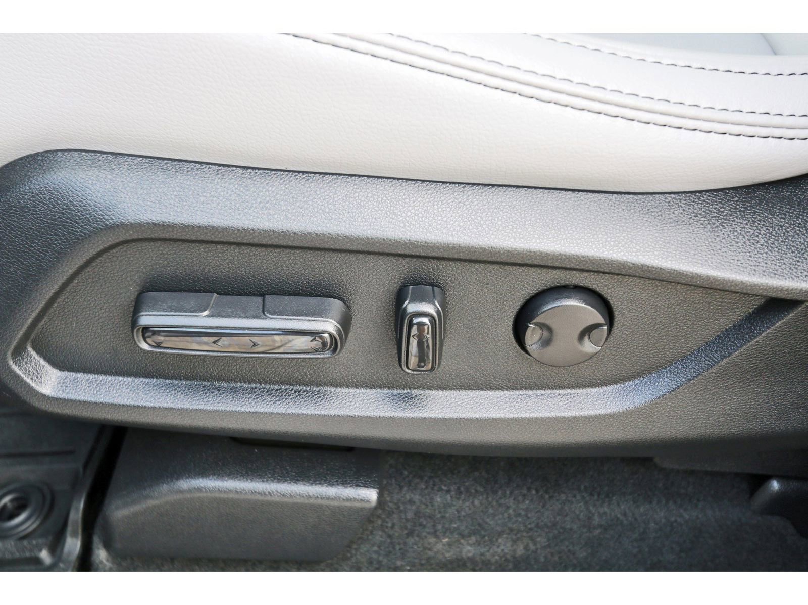 Used 2025 Honda Pilot EX-L image 30