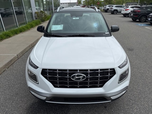Used 2025 Hyundai Venue Limited image 3