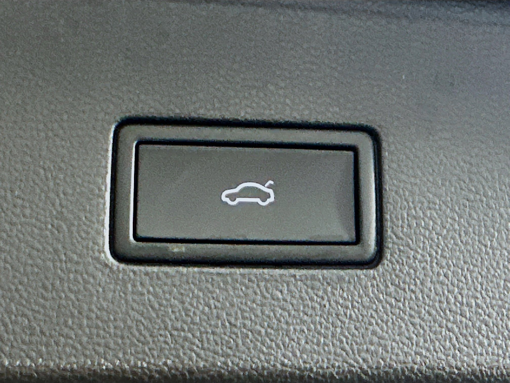 Used 2024 Volkswagen Atlas SE image 31