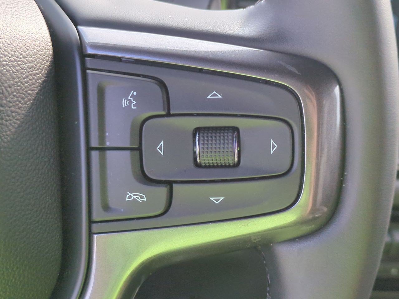 Used 2024 Chevrolet Silverado 1500 ZR2 w/ Technology Package AWD/4WD image 21