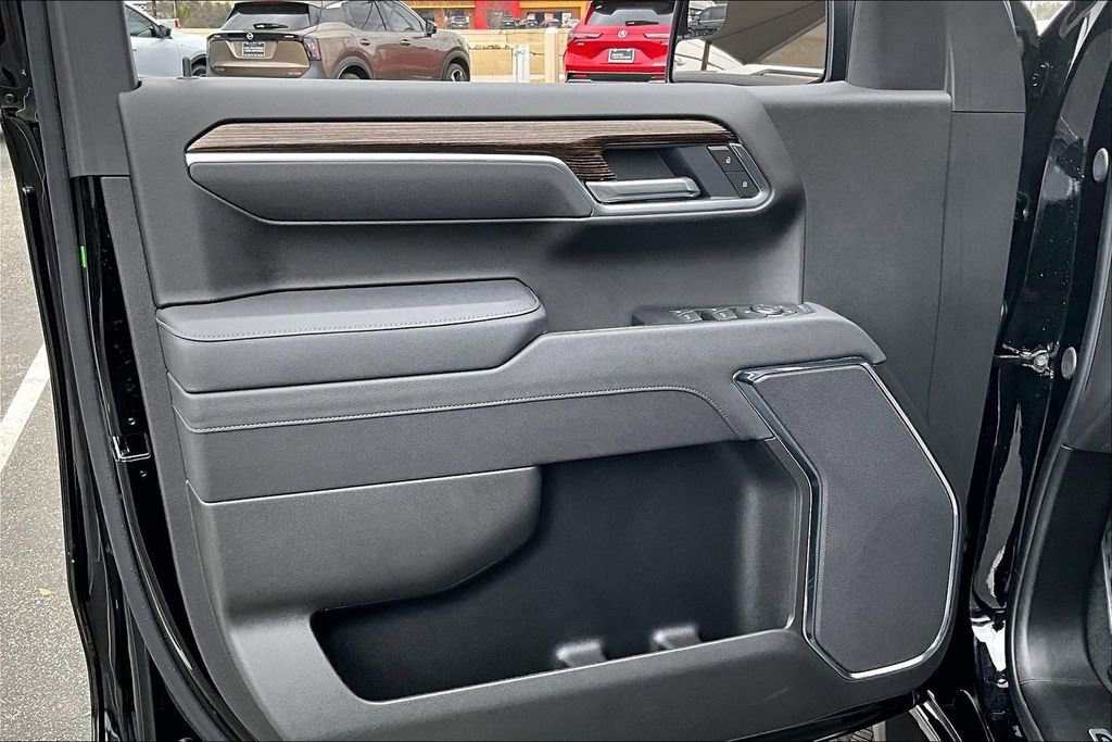 Used 2025 GMC Sierra 1500 Elevation image 22