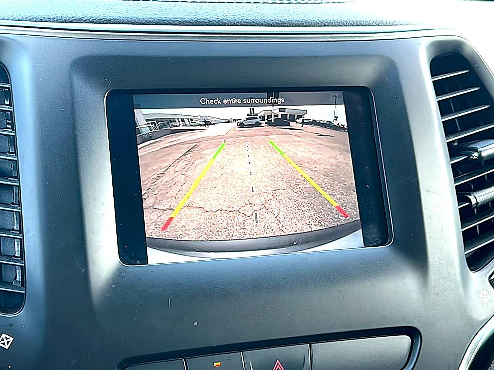 Used 2020 Jeep Cherokee Latitude Plus FWD image 32