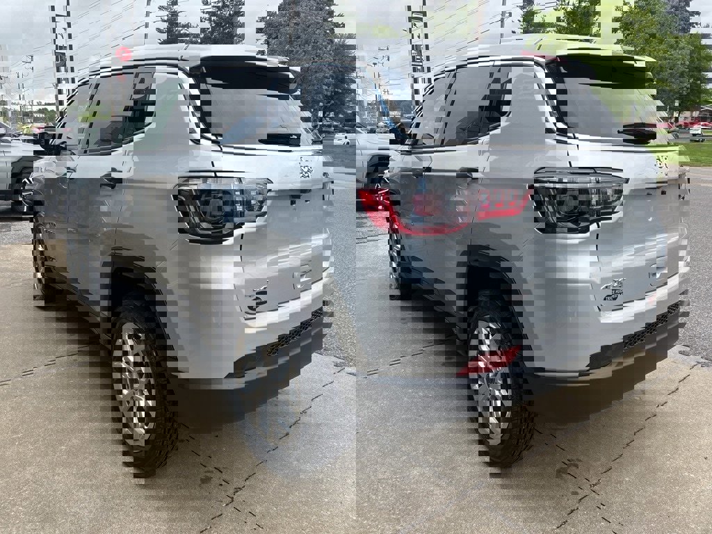 New 2025 Jeep Compass Sport image 6