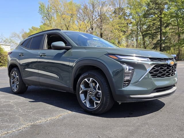Used 2025 Chevrolet Trax LT image 7