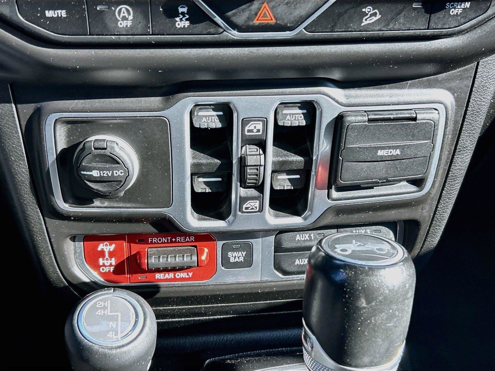 Used 2018 Jeep Wrangler Unlimited Rubicon AWD/4WD image 28