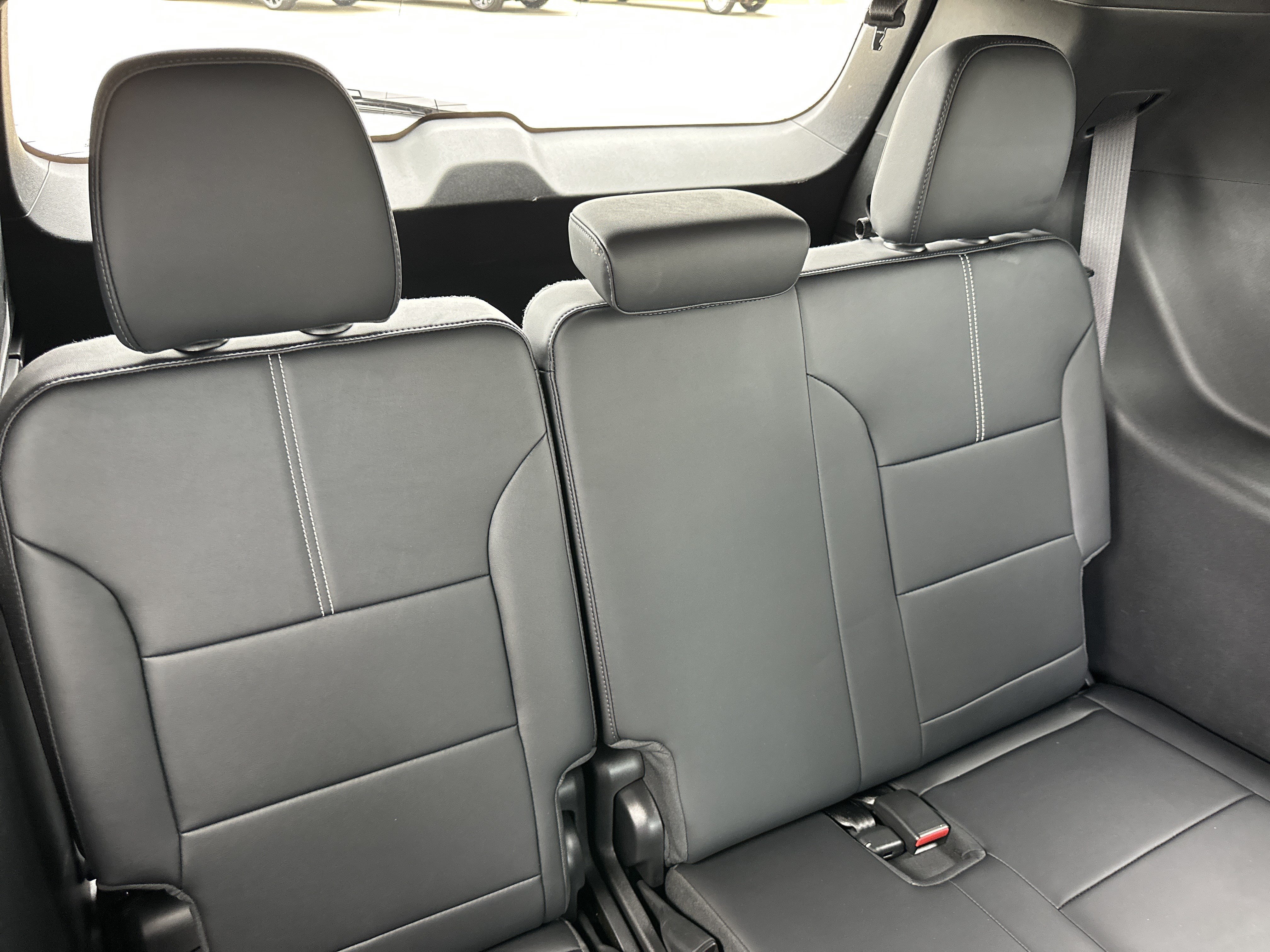 Certified 2026 GMC Acadia Elevation w/ Elevation Premium Package FWD image 33