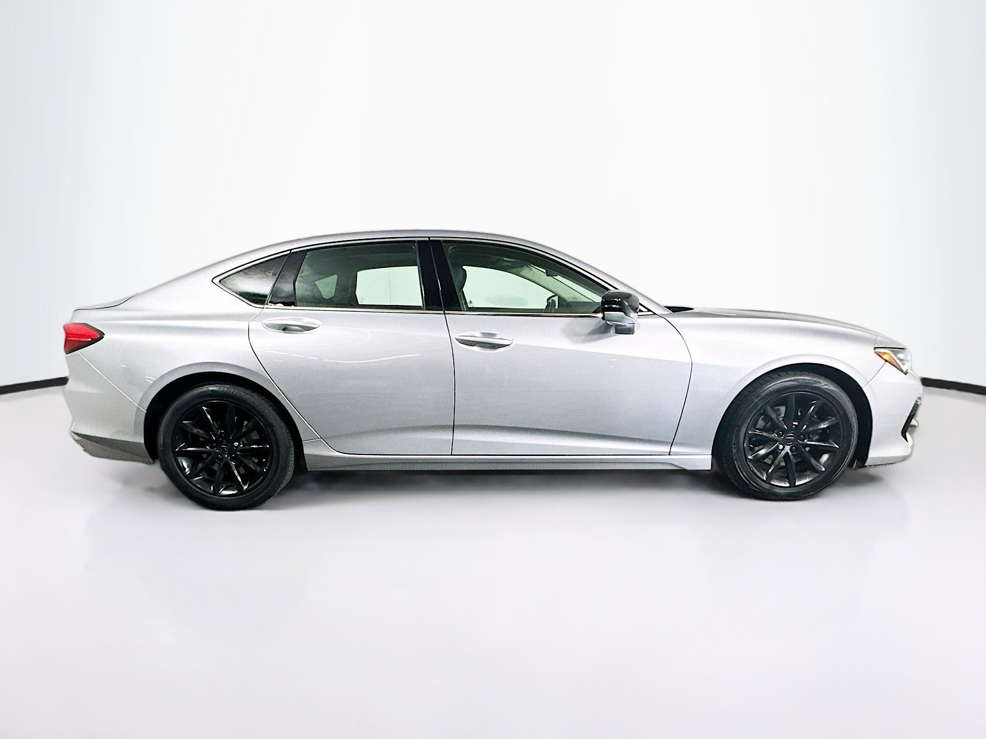 Used 2023 Acura TLX FWD image 2