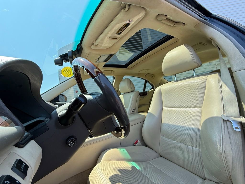 Used 2016 Lexus LS 460 w/ Comfort Package image 3